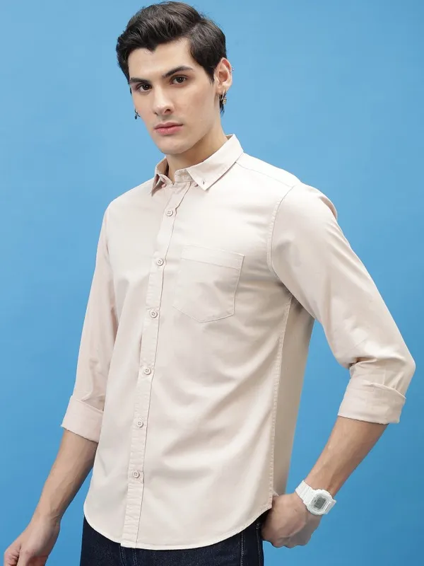  Highlander Men Beige Solid Slim Fit Casual Shirts