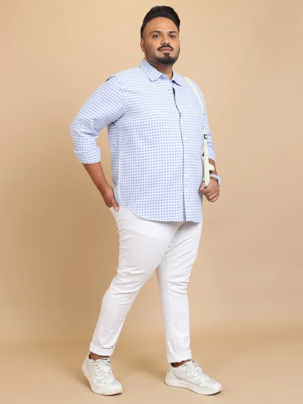  Xtra Ordinary By Highlander Men White Checked Regular Fit Casual Shirts