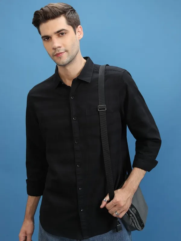 Men Slim Fit Casual Shirts