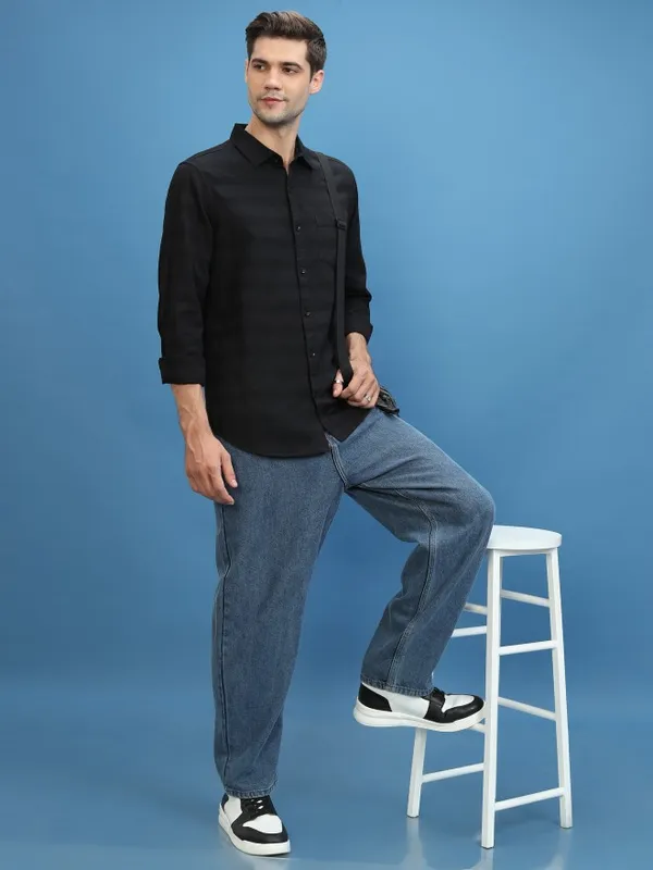 Men Slim Fit Casual Shirts