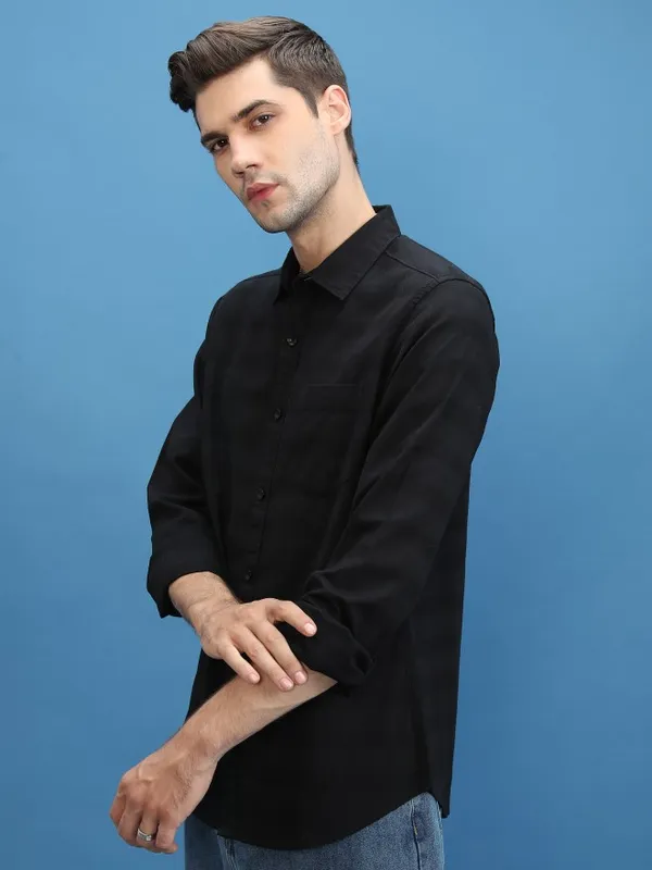 Men Slim Fit Casual Shirts