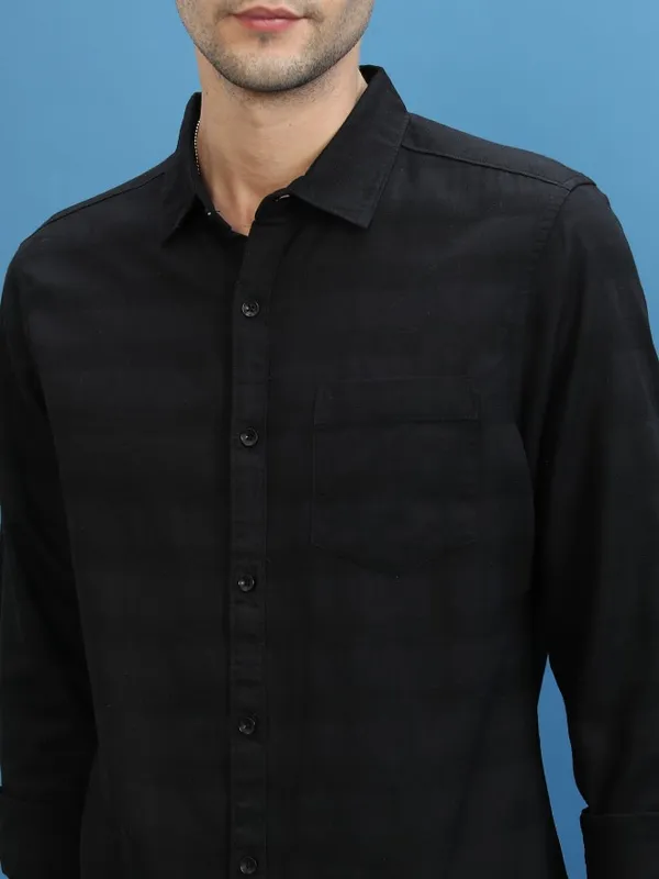Men Slim Fit Casual Shirts