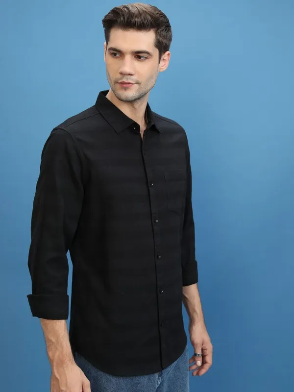 Men Slim Fit Casual Shirts