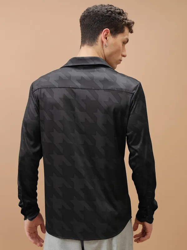  Highlander Men Black Printed Slim Fit Casual Shirts