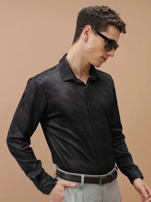  Highlander Men Black Printed Slim Fit Casual Shirts