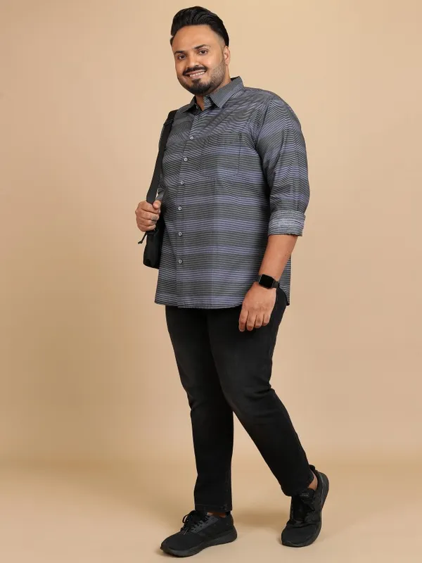  Xtra Ordinary By Highlander Men Black Striped Regular Fit Casual Shirts