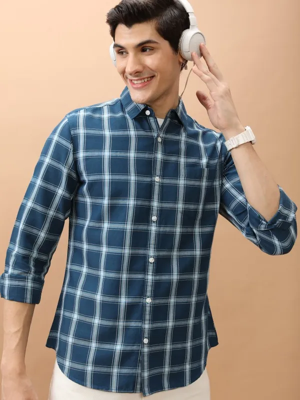  Highlander Men Teal Checked Slim Fit Casual Shirts