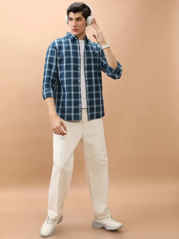  Highlander Men Teal Checked Slim Fit Casual Shirts
