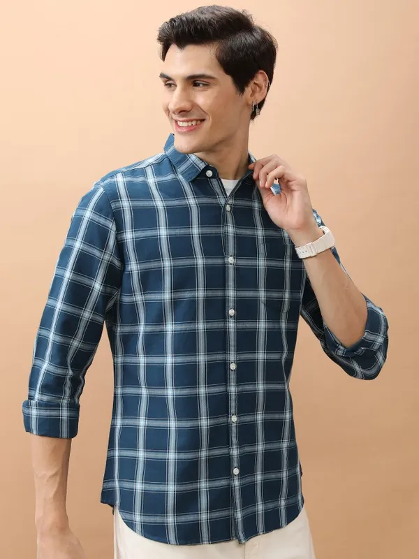  Highlander Men Teal Checked Slim Fit Casual Shirts