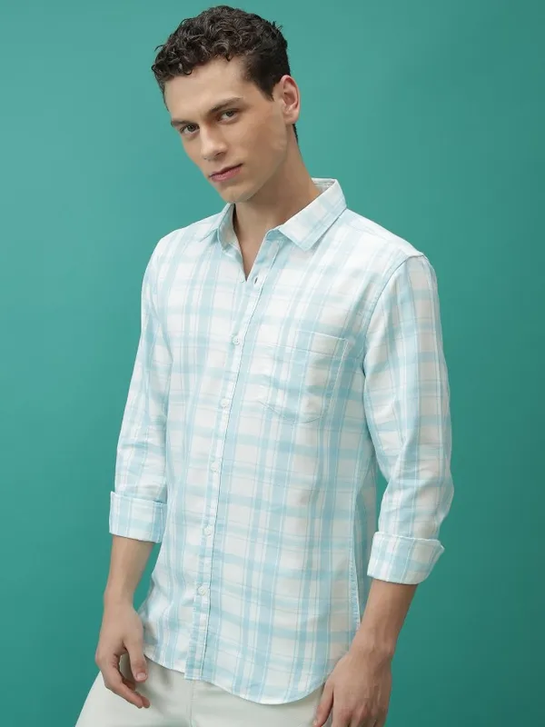  Highlander Men White Checked Slim Fit Casual Shirts