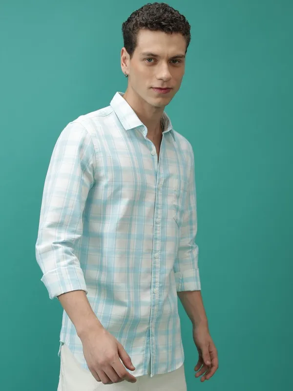  Highlander Men White Checked Slim Fit Casual Shirts