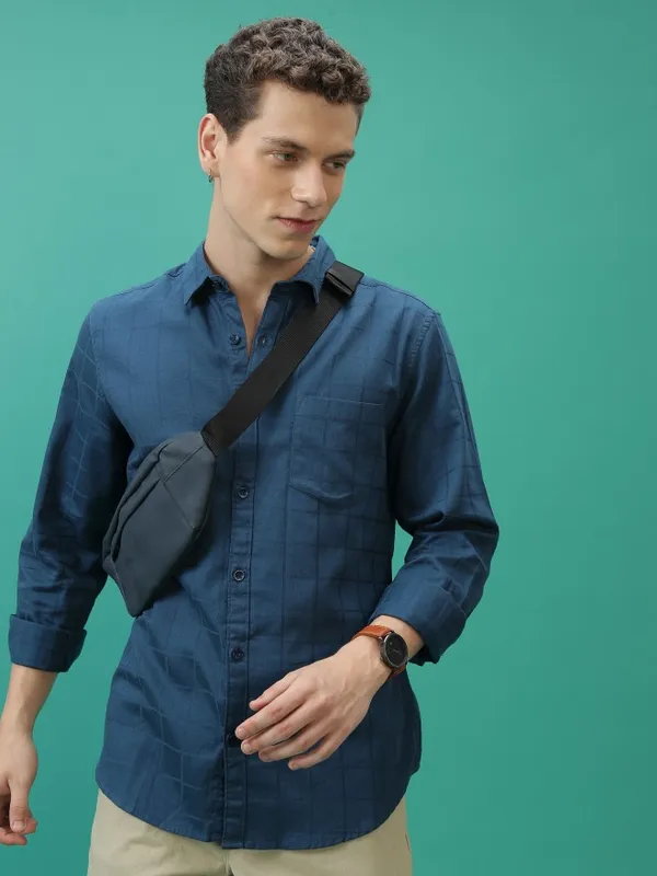  Highlander Men Blue Checked Slim Fit Casual Shirts