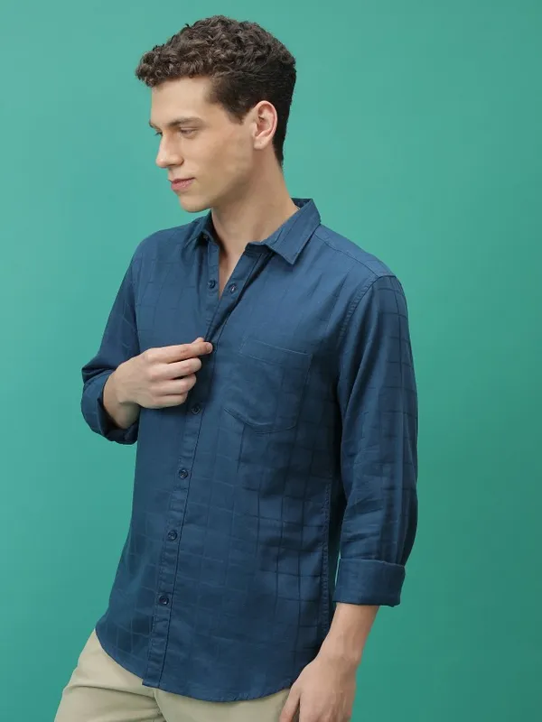 Highlander Men Blue Checked Slim Fit Casual Shirts