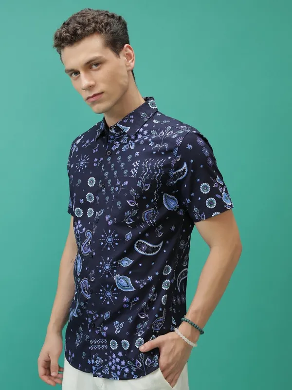 Men Slim Fit Casual Shirt