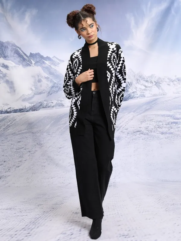  Tokyo Talkies Women Black V-Neck Sweaters