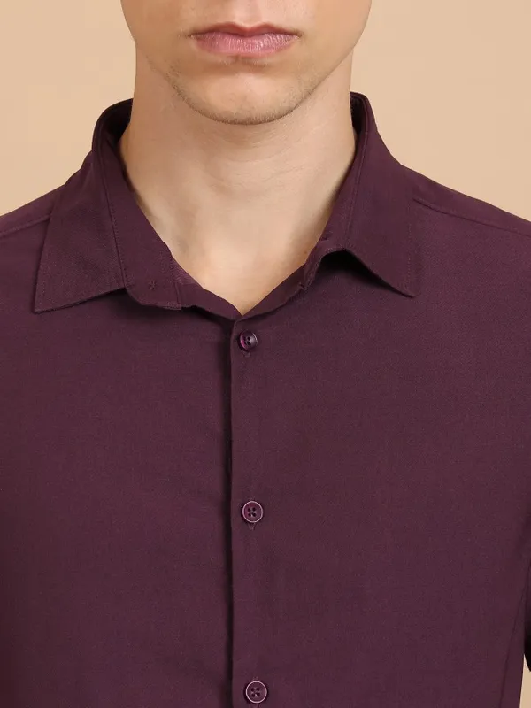 Men Slim Fit Casual Shirt