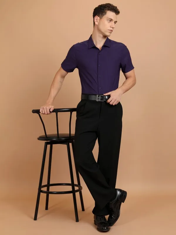  Ketch Men Purple Solid Slim Fit Casual Shirts