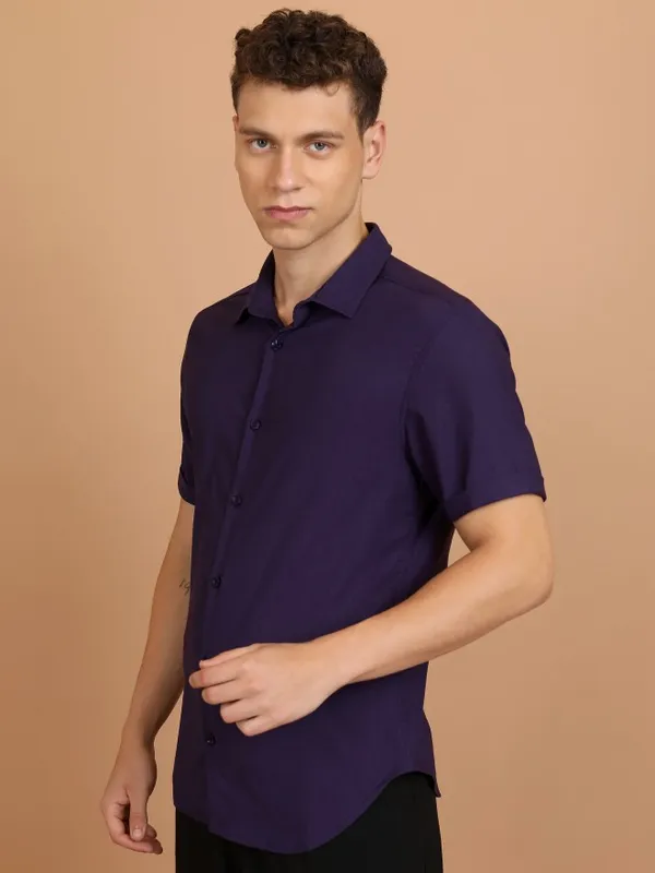  Ketch Men Purple Solid Slim Fit Casual Shirts