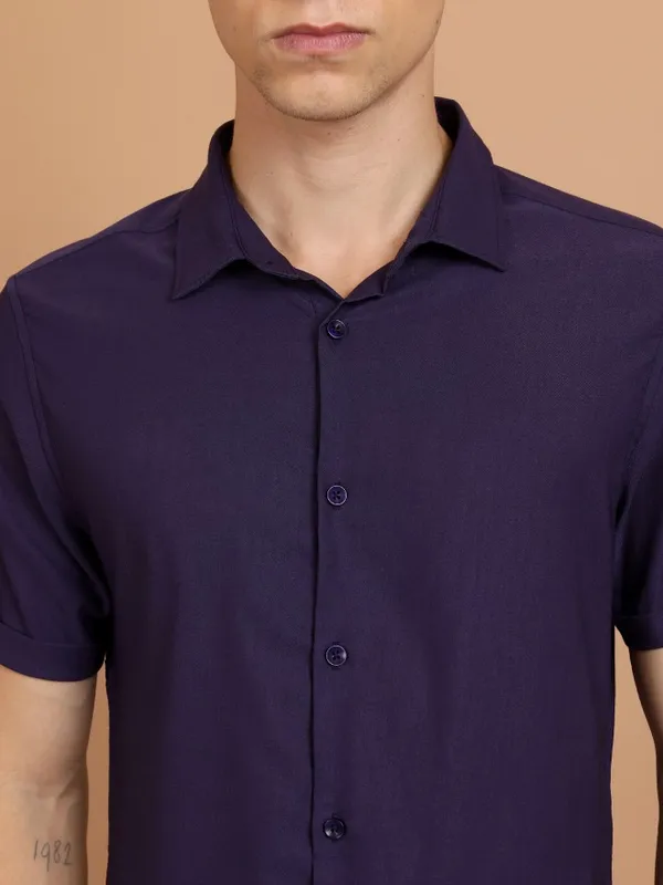  Ketch Men Purple Solid Slim Fit Casual Shirts