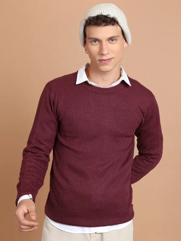  Highlander Men Red Round Neck Pullover Sweaters