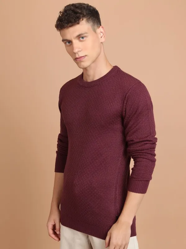  Highlander Men Red Round Neck Pullover Sweaters