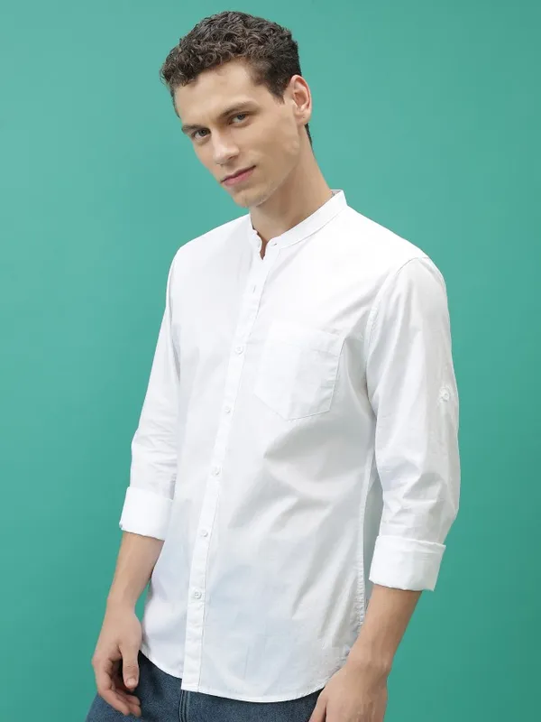  Highlander Men White Solid Slim Fit Casual Shirts