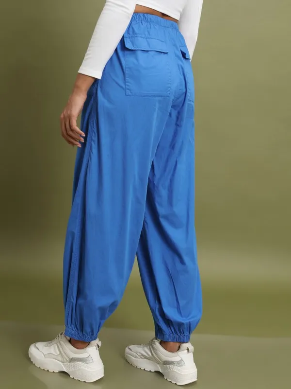  Tokyo Talkies Women Blue Solid Regular Fit Casual Trousers