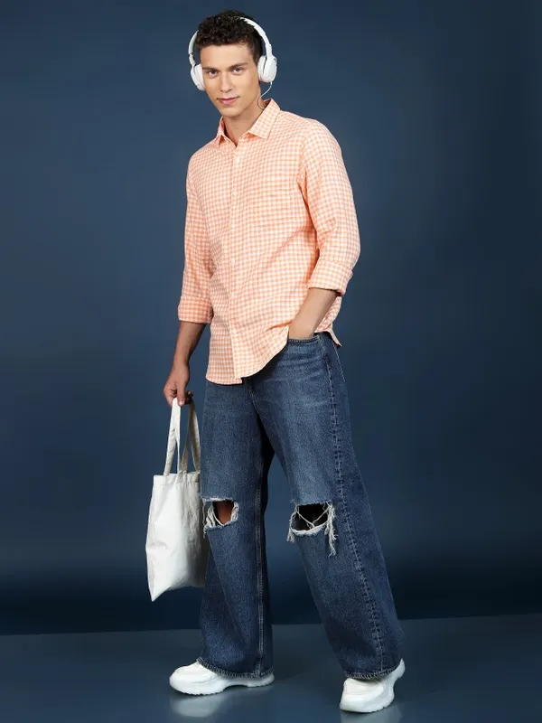  Highlander Men Orange Checked Slim Fit Casual Shirts