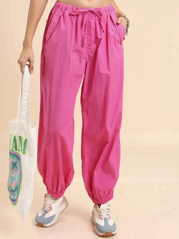  Tokyo Talkies Women Pink Solid Regular Fit Casual Trousers