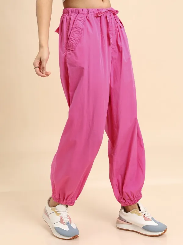  Tokyo Talkies Women Pink Solid Regular Fit Casual Trousers