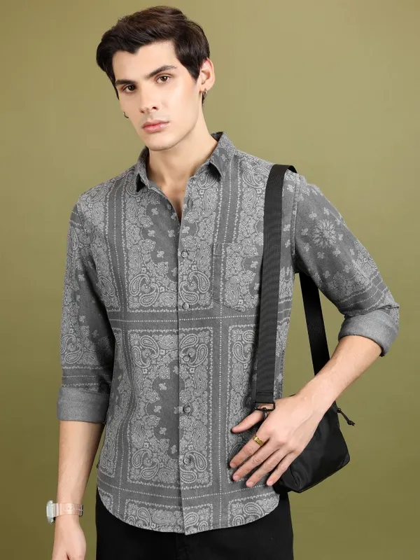  Highlander Men Grey Printed Slim Fit Casual Shirts