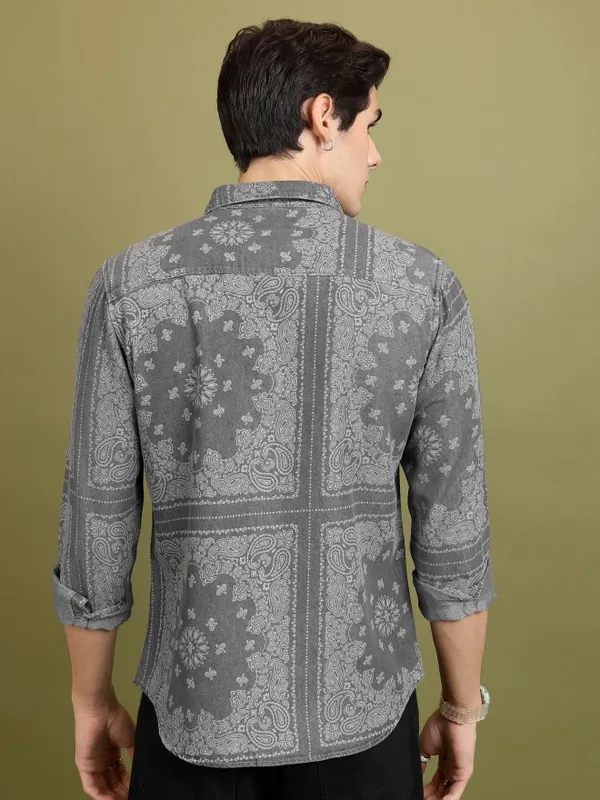  Highlander Men Grey Printed Slim Fit Casual Shirts