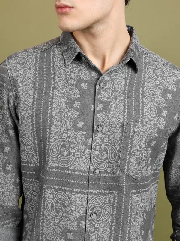  Highlander Men Grey Printed Slim Fit Casual Shirts