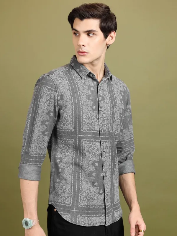  Highlander Men Grey Printed Slim Fit Casual Shirts