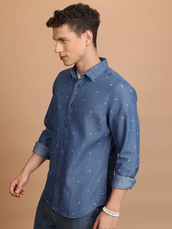  Highlander Men Blue Printed Slim Fit Casual Shirts