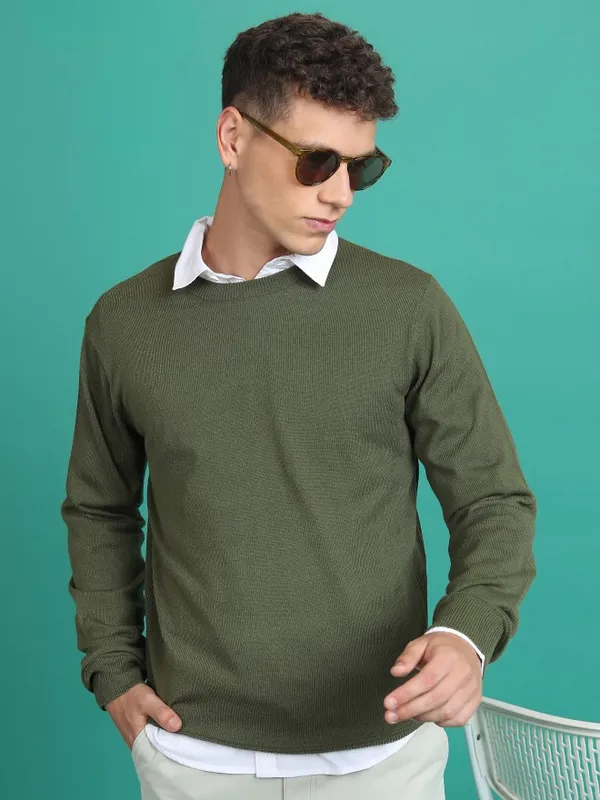 Men Solid Sweater