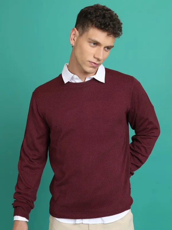  Highlander Men Red Round Neck Pullover Sweaters