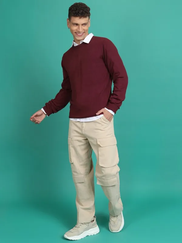  Highlander Men Red Round Neck Pullover Sweaters