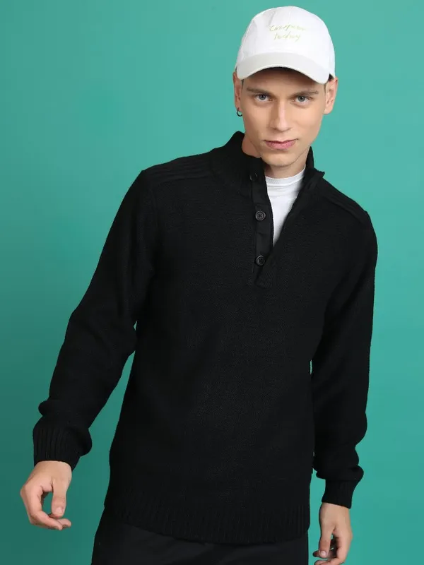 Men Solid Sweater