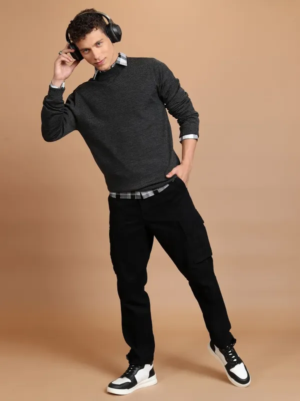  Highlander Men Grey Round Neck Pullover Sweaters