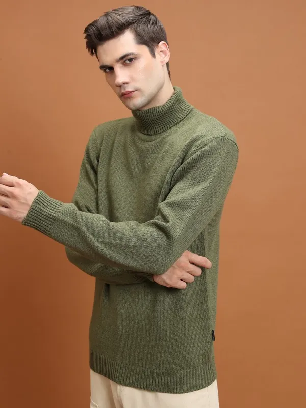  Highlander Men Green Turtle Neck Pullover Sweaters