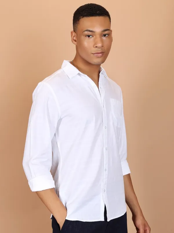  Highlander Men White Striped Slim Fit Casual Shirts