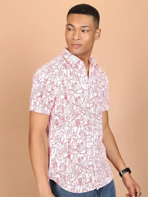  Highlander Men White Printed Slim Fit Casual Shirts