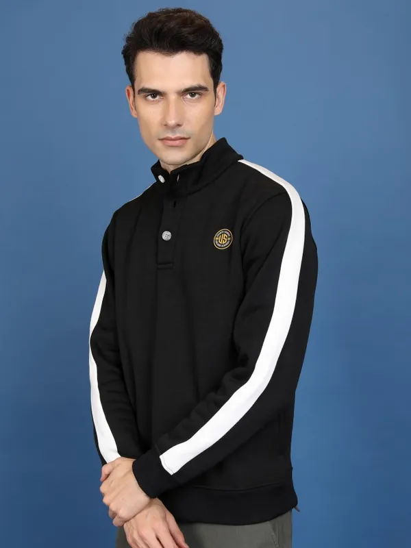  Highlander Men Black High Neck Pullover Sweatshirts