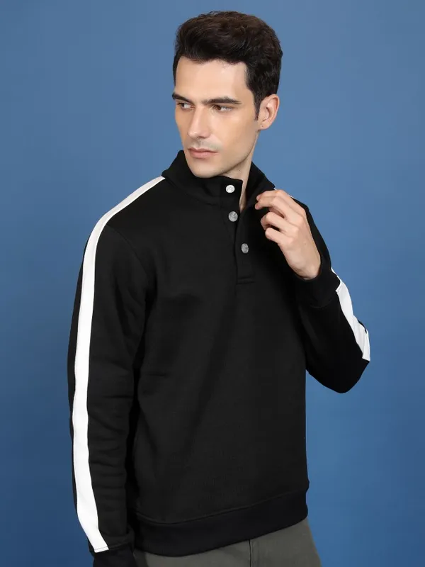  Highlander Men Black High Neck Pullover Sweatshirts