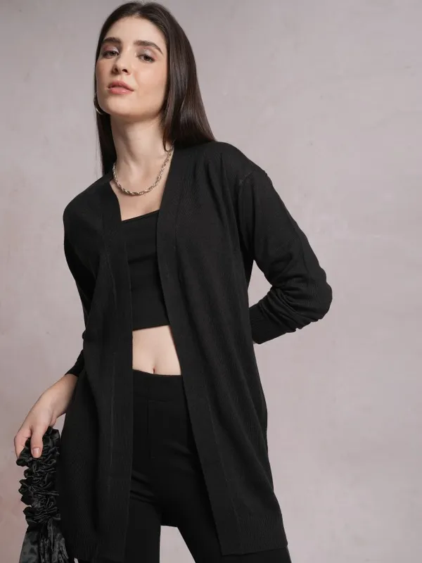  Tokyo Talkies Women Black V-Neck Sweaters