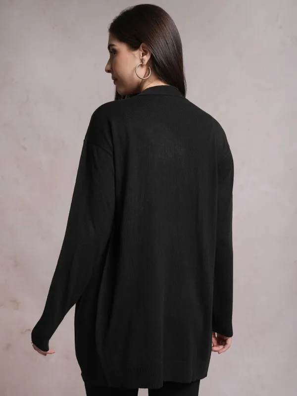  Tokyo Talkies Women Black V-Neck Sweaters