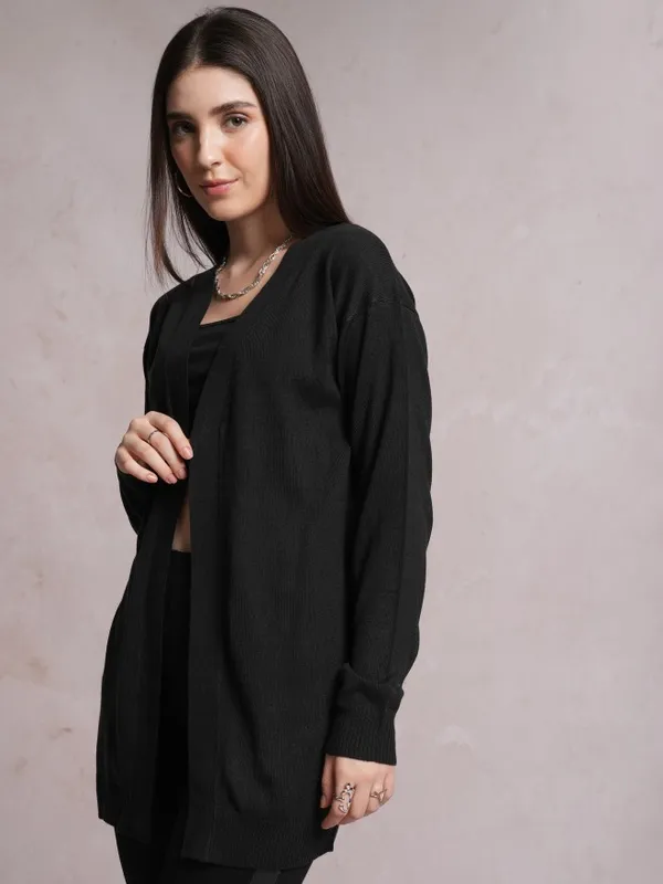  Tokyo Talkies Women Black V-Neck Sweaters
