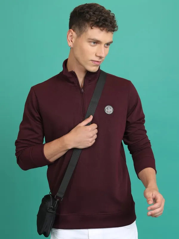 Men Solid Sweatshirt