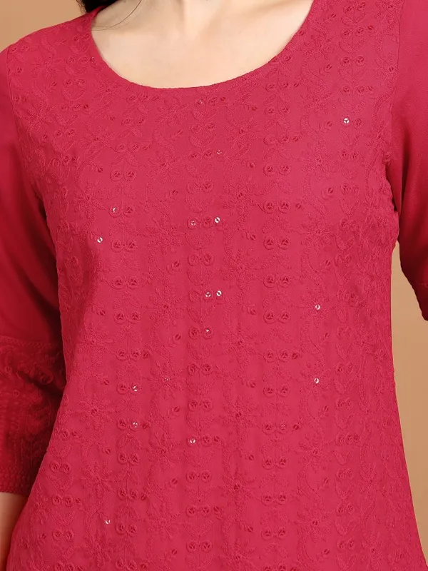  Vishudh Women Red Woven Design Straight Kurtas